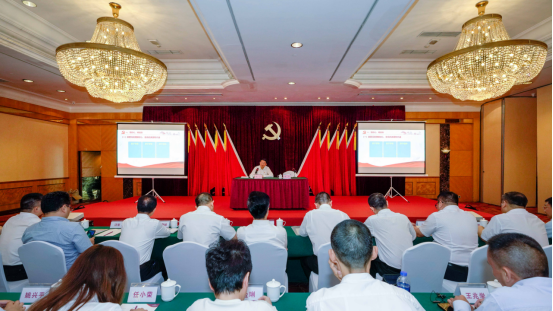 尊龙凯时集团任丁书记带头讲授“不忘初心、牢记使命”主题教育专题党课