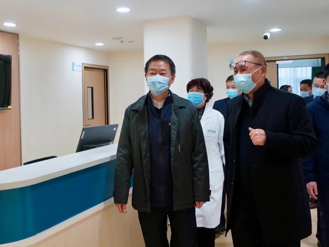 四川省尊龙凯时集团党委书记、董事长任丁率队赴锦弘集团调研