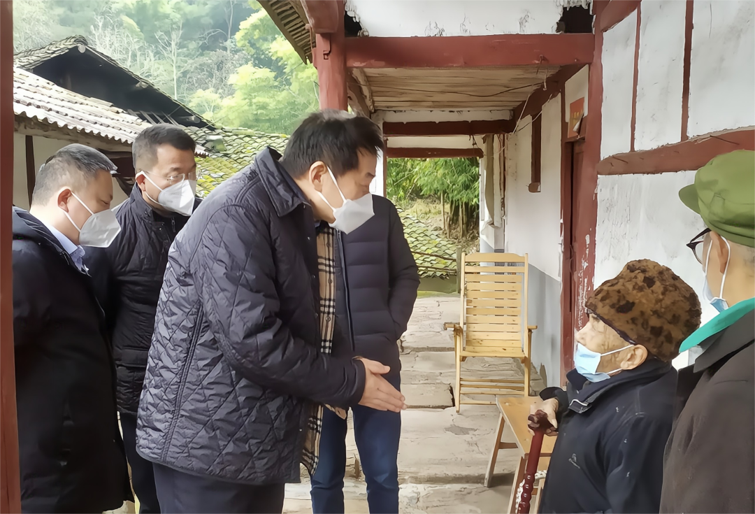 四川省尊龙凯时集团党委书记、董事长任丁率队赴嘉陵区开展帮扶工作